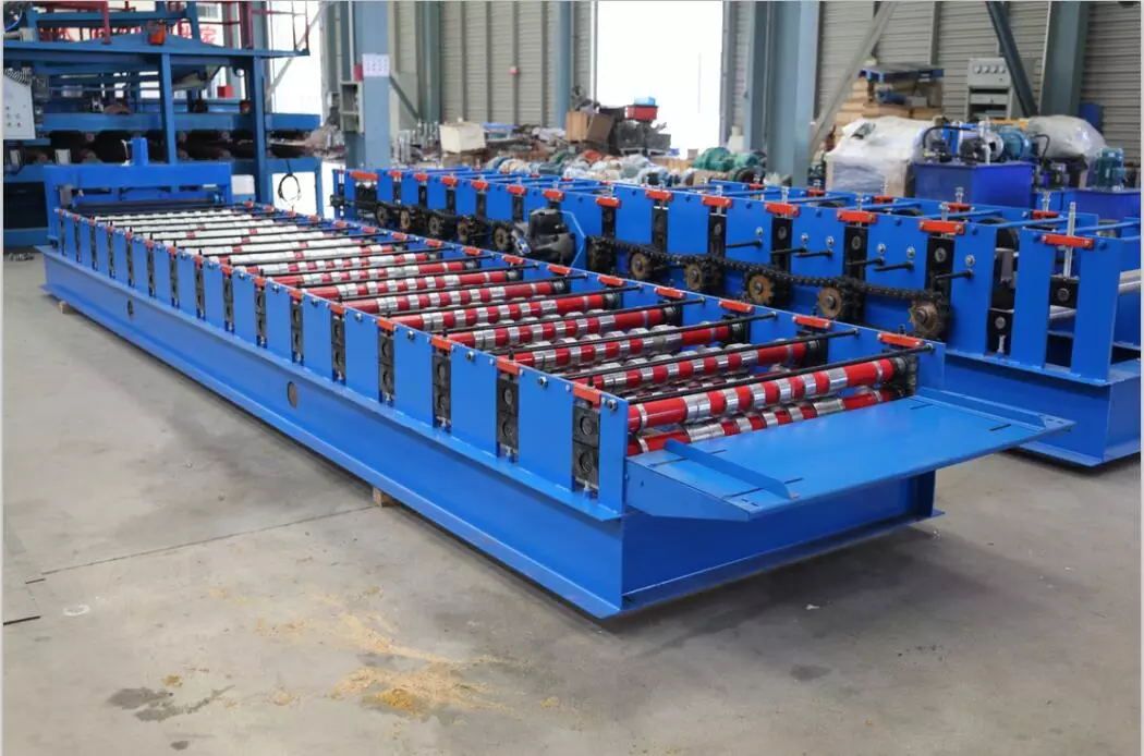 CNC Hydraulic Cutting Color Steel Shutter Door Cold Roll Forming Making Machine