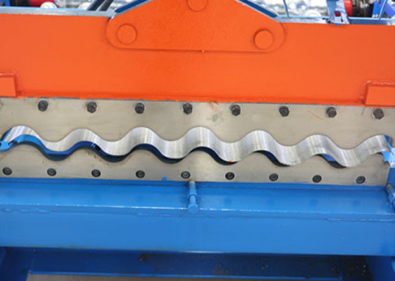 Iron Sheet Roll Forming Line Corrugated Metal Roofing Tile Making Machine 